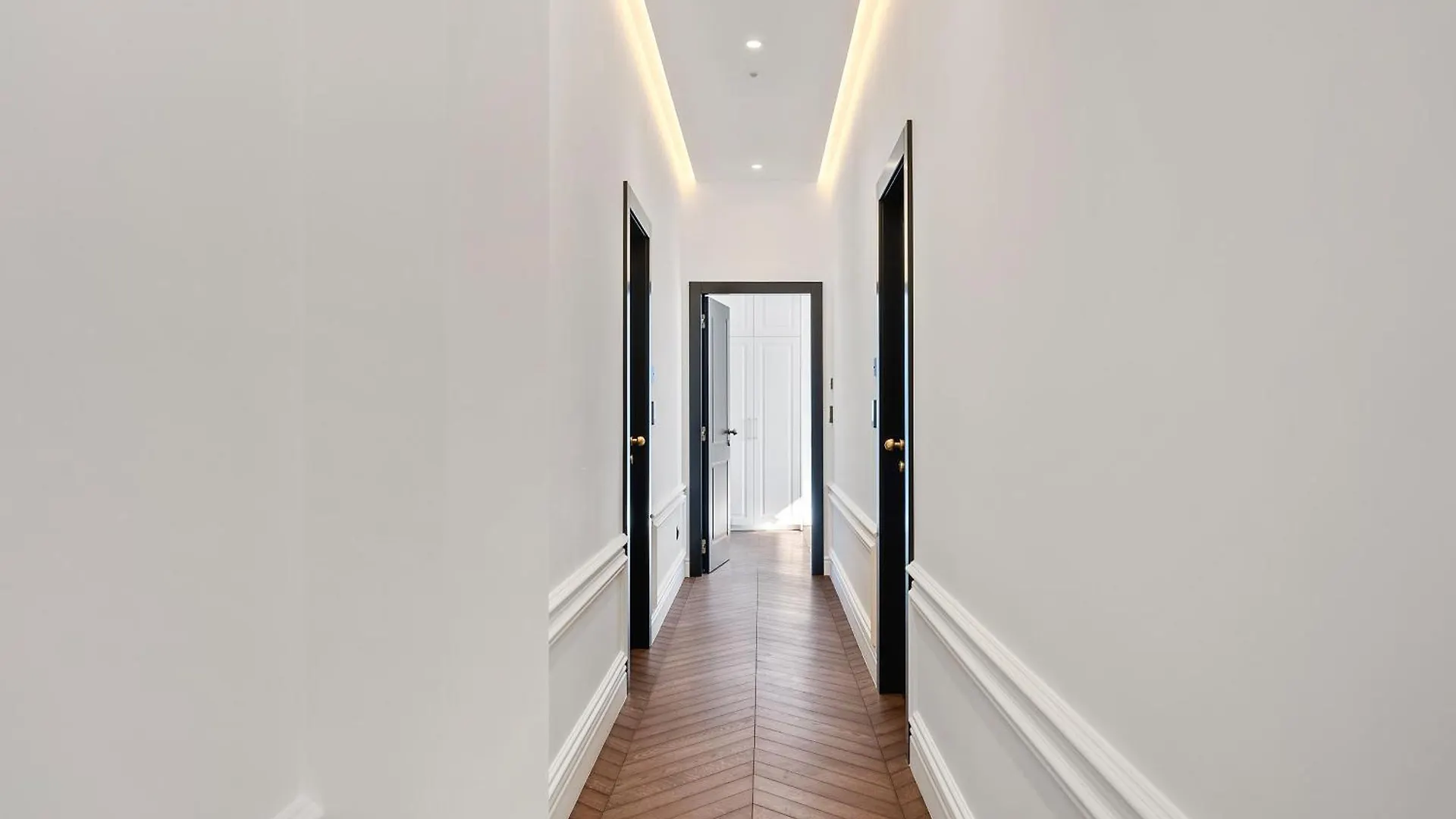 1881 - Heritage Rooms Split 0*,