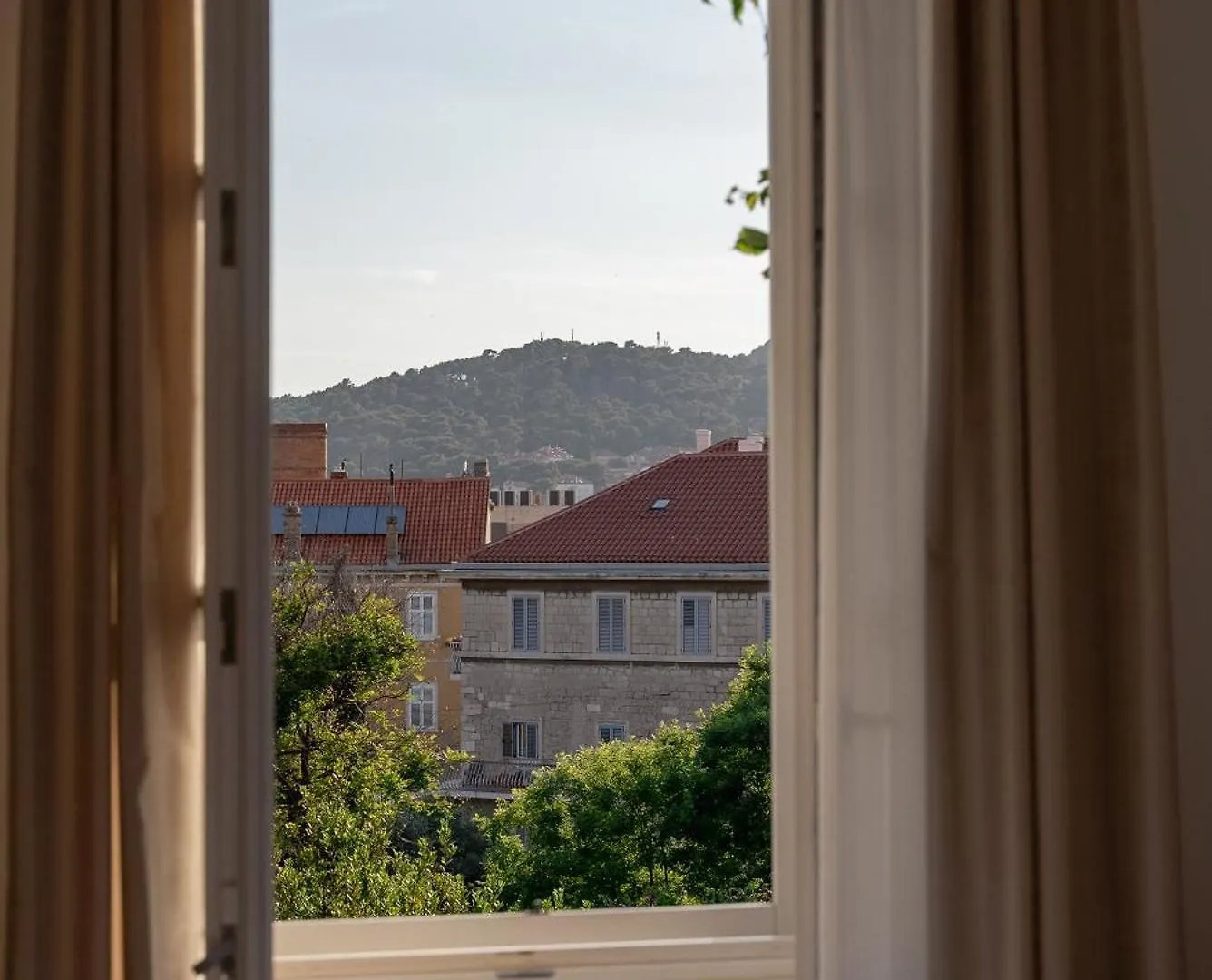 1881 - Heritage Rooms Split Appartement
