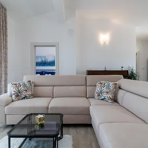 Amazing Sea View Apartment- Romantica Appartement