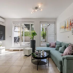Luxury Leona Appartement