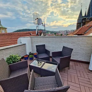 studio-karluv-most.praguehotelsweb.com/