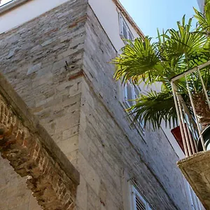 Emperor Oasis Appartement