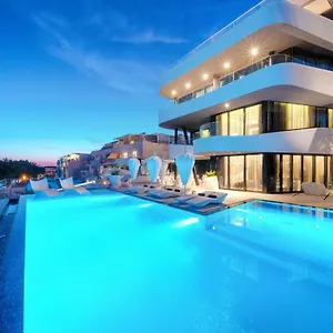 Posh Luxury Apartment